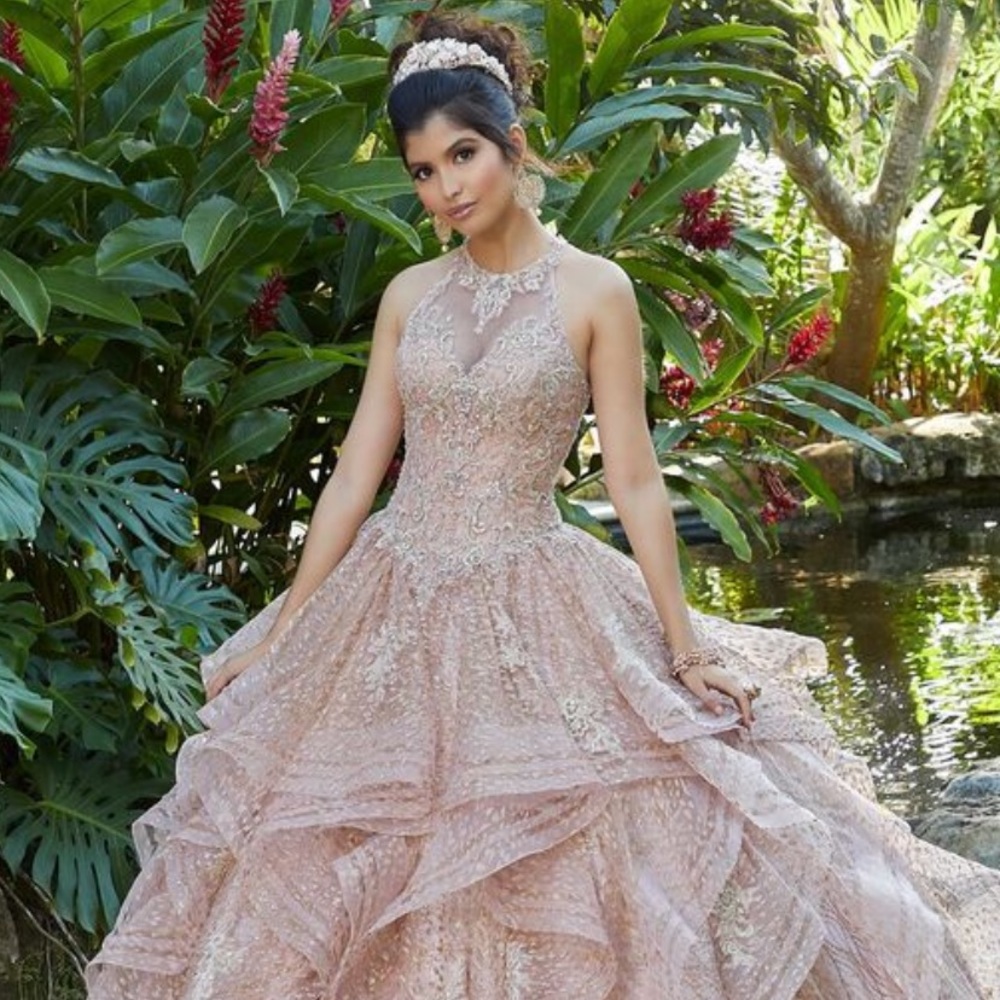 Quinceñera dress